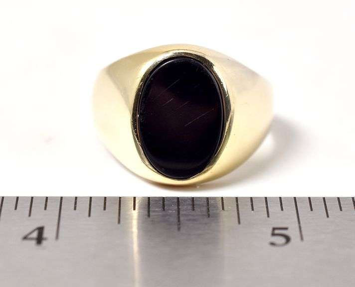 Charming 10K yellow Gold Black Onyx Gemstone Ring
