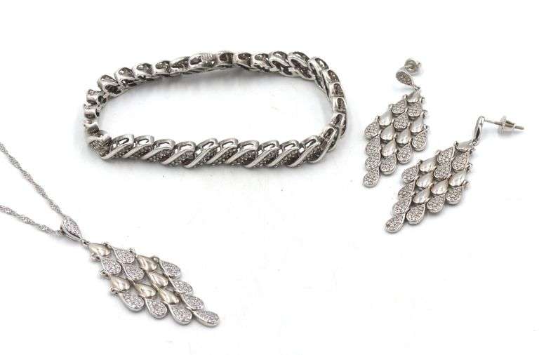 Group lot of Vintage 925 sterling silver mixed jewelry