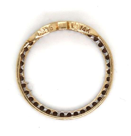 14kt Yellow gold diamond pendant