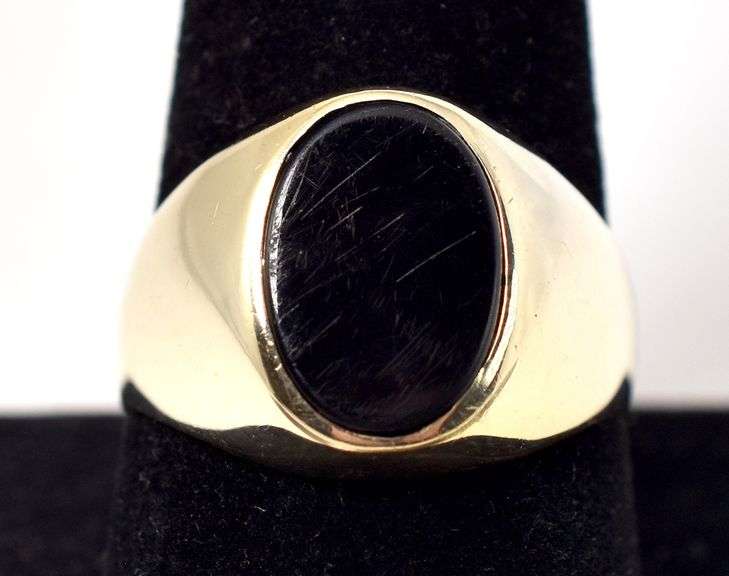 Charming 10K yellow Gold Black Onyx Gemstone Ring