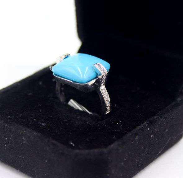 18kt White gold diamond and turquoise ring