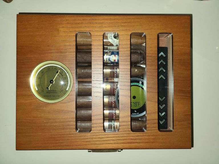 Cedar Wood Cigar Humidor Box with Lock