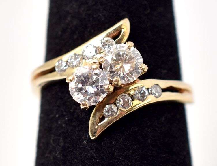 Captivating Diamond Ring in 14K Yellow Gold