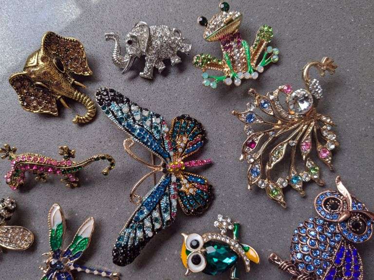 12-Piece Vintage-Style Animal Brooch Pin Set
