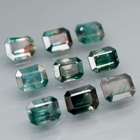 All natural! Sourced from Tanzania! 4.20ct Sapphire set!