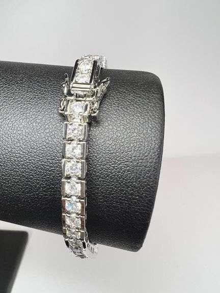 14 Kt White Gold Plated 15.5 Ctw Lab Simulated Diamond Tennis Bracelet