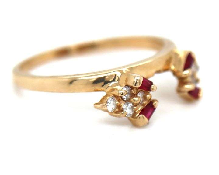 Lovely 14K YG Diamond & Ruby Insert Ring