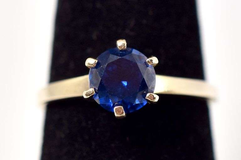 Pretty 10K Yellow Gold Blue Gemstone Ring