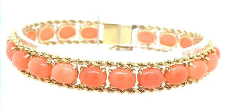 14kt Yellow gold oval coral link bracelet with rope trim