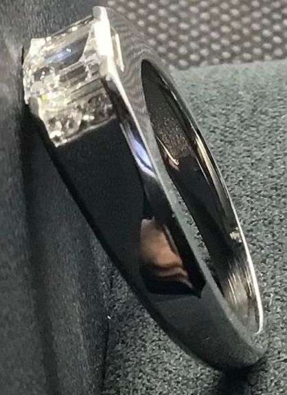 MEN’S 14K WHITE GOLD NATURAL DIAMOND RING