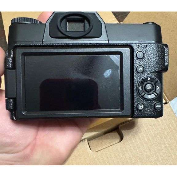 4K Digital Camera with Flip Screen