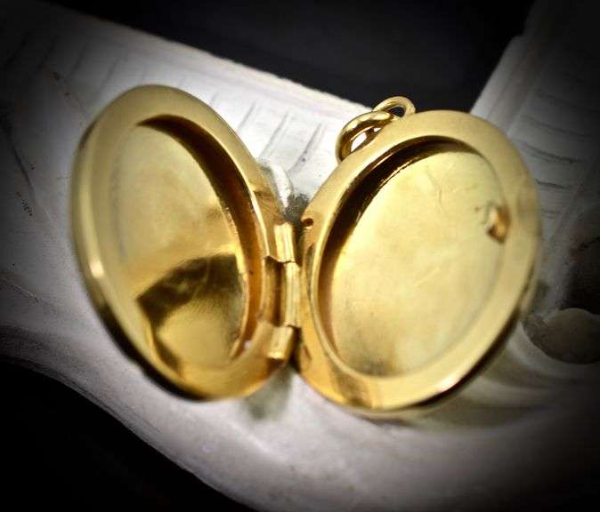 In Demand Tiffany 18K Yellow Gold Locket