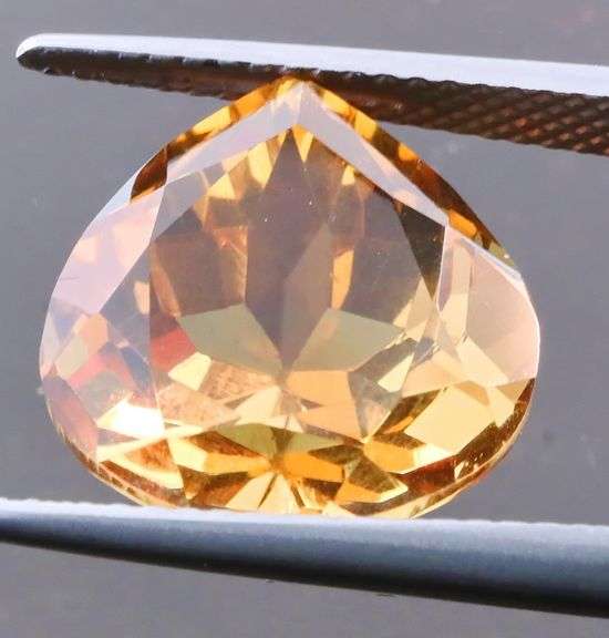 Golden honey drop! 8.81ct Maderia Citrine!