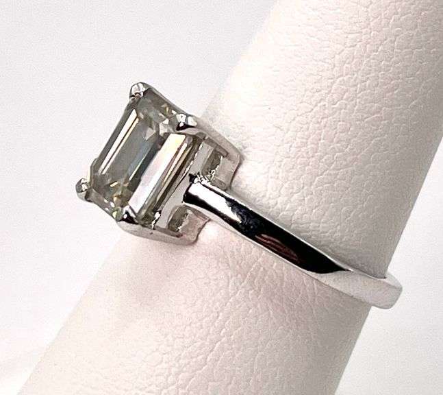 Sparkling 2.15 Ct Bright White Lab Simulated Diamond Ring