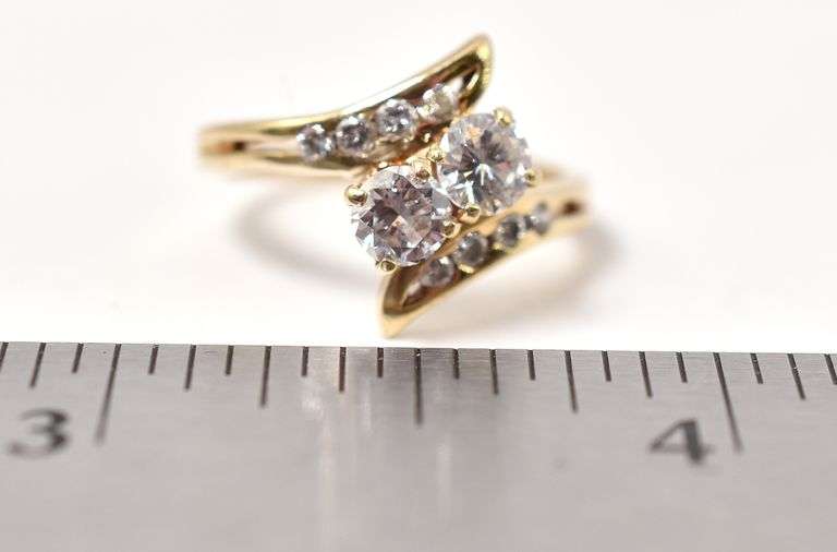 Captivating Diamond Ring in 14K Yellow Gold