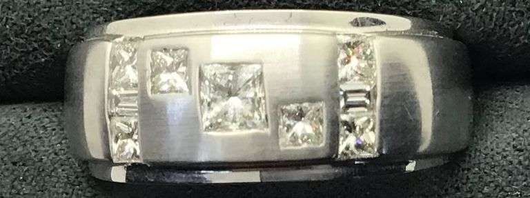 MEN’S 14K WHITE GOLD NATURAL DIAMOND WEDDING BAND