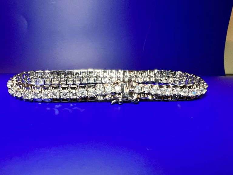 14 Kt White Gold Plated 17.5 Ctw Lab Simulated Diamond Tennis Bracelet