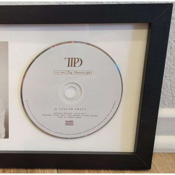 Taylor Swift Signed CD Certified Autograph