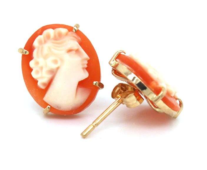 18kt Yellow gold cameo stud earrings