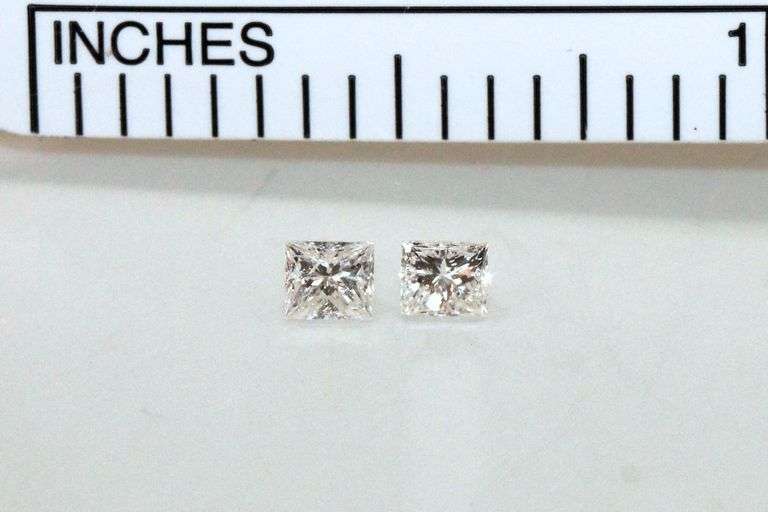 Princess-cut Natural Diamond Pair