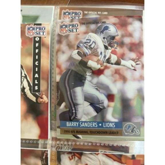 Lot of 100 NFL Football Cards Sealed
