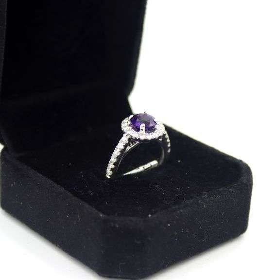 18kt White gold amethyst and diamond ring