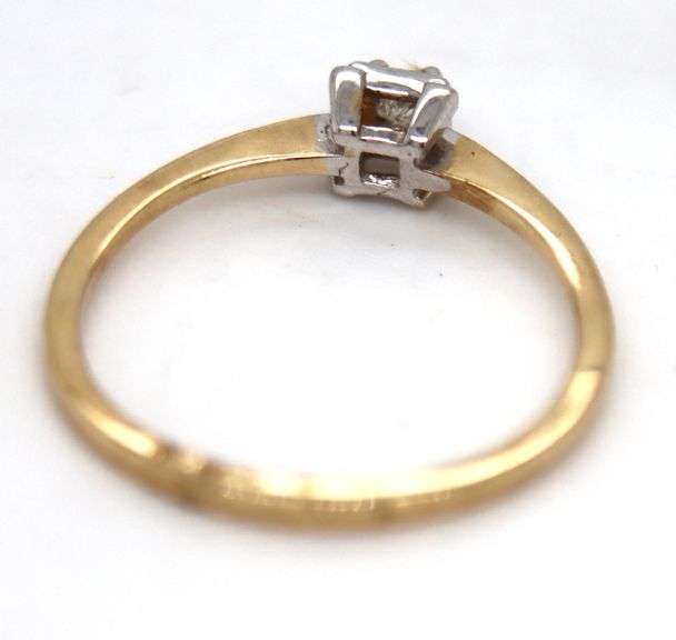 10kt Yellow gold princess cut diamond ring