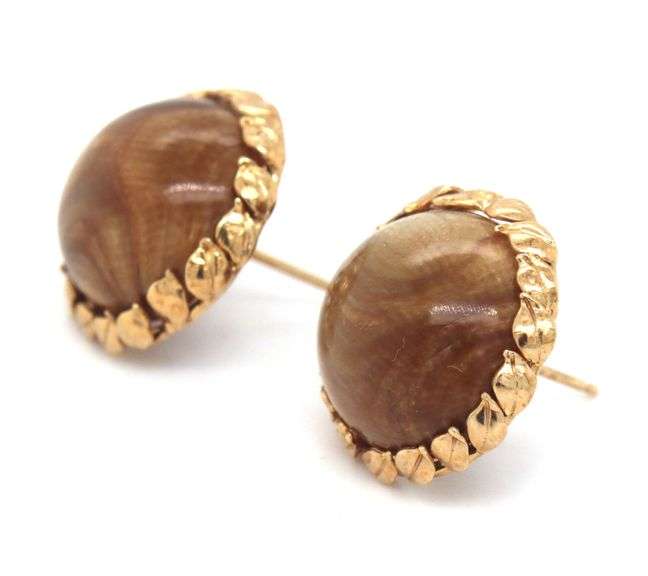 14kt Yellow gold round tiger eye stud earrings
