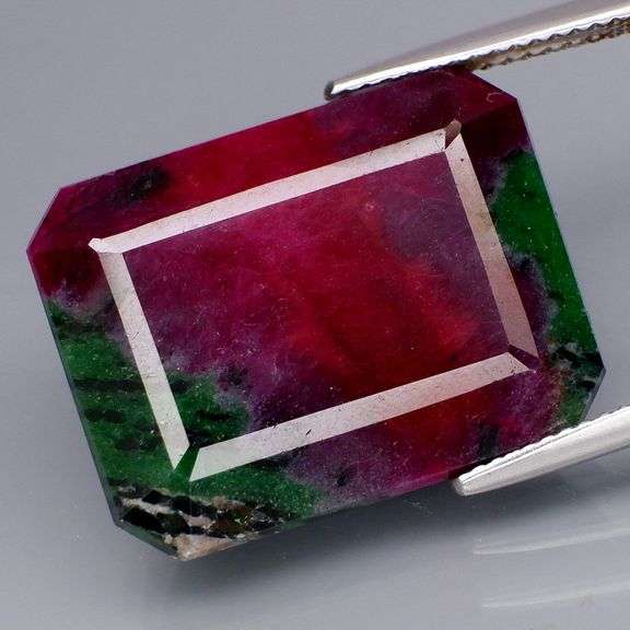 Bi-color ruby!! 38.91ct UNTREATED Ruby in Zoisite