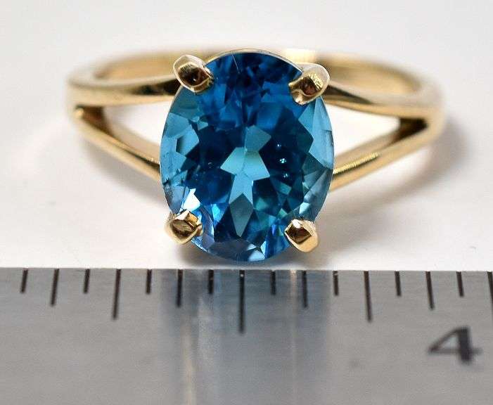 Brilliant Topaz Ring in 14K Yellow Gold