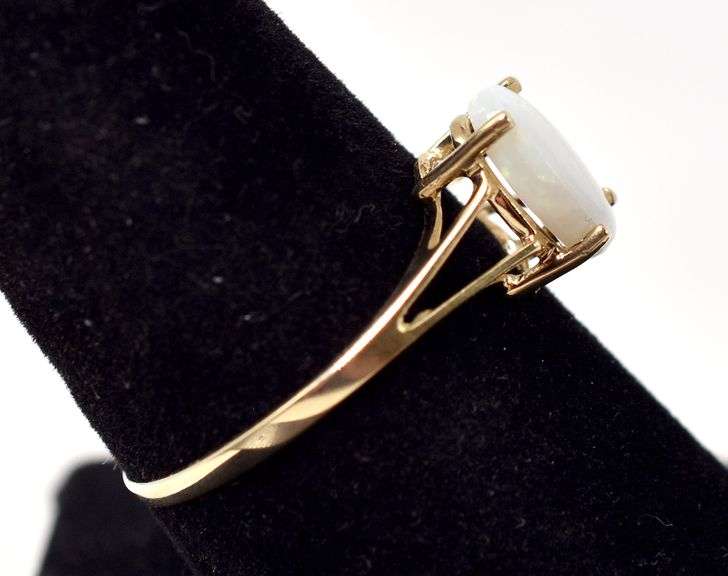 Pretty 10K Yellow Gold Opal Gemstone Ring