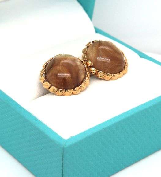 14kt Yellow gold round tiger eye stud earrings