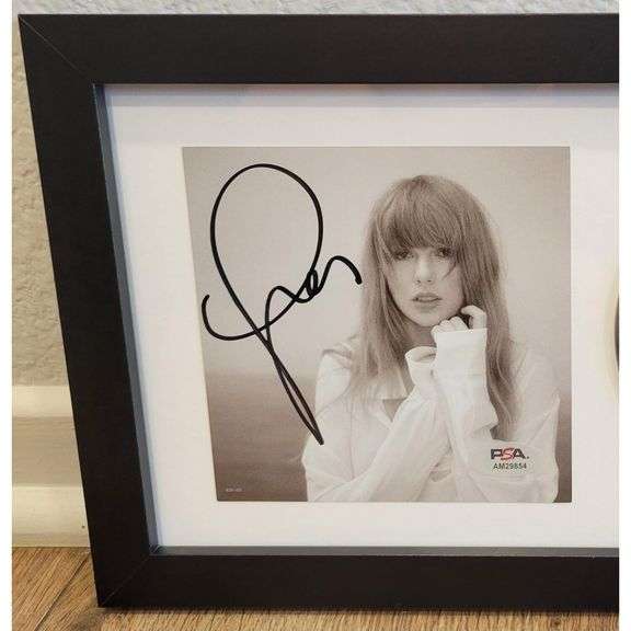 Taylor Swift Signed CD Certified Autograph