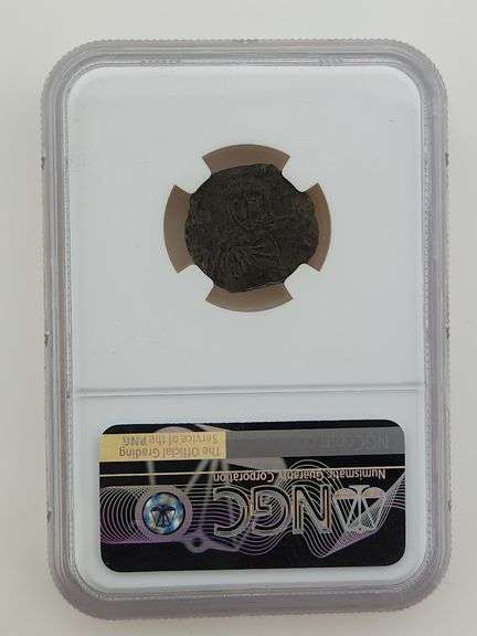 750-775 Byzantine Empire, Constantine - NGC XF