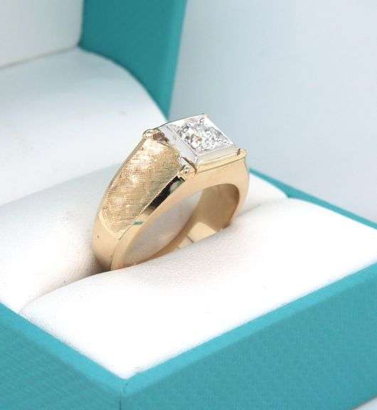 14kt Yellow gold 0.50ct high polished florentine finish gent's ring