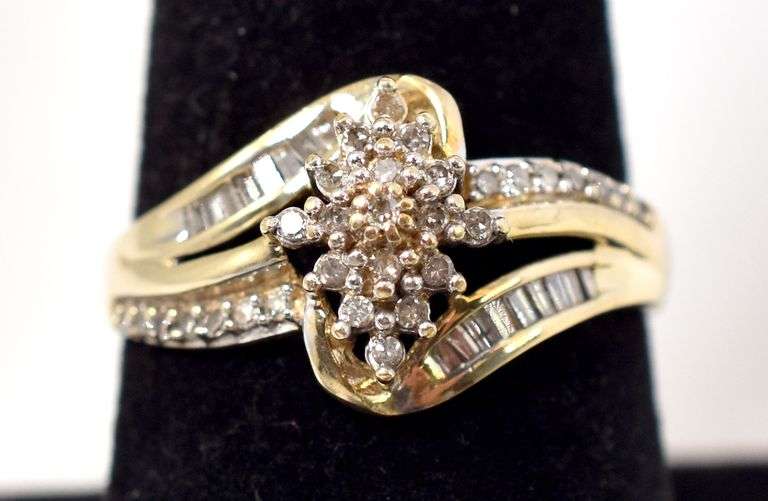 Sparkling 10K Yellow Gold Diamond Ring