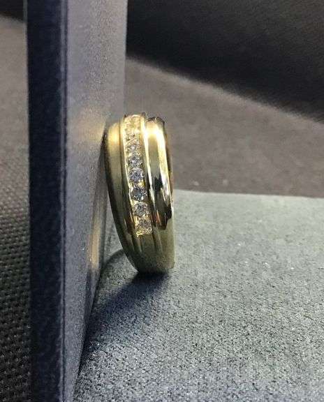 MEN’S 14K YELLOW GOLD NATURAL DIAMOND WEDDING BAND