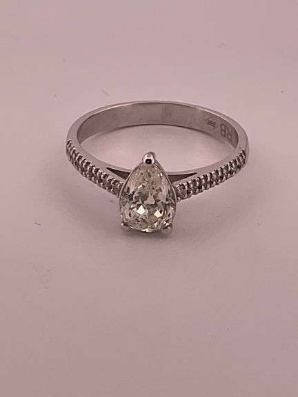 G.I.A CERTIFIED DIAMOND SET IN AN ENGAGEMENT RING
