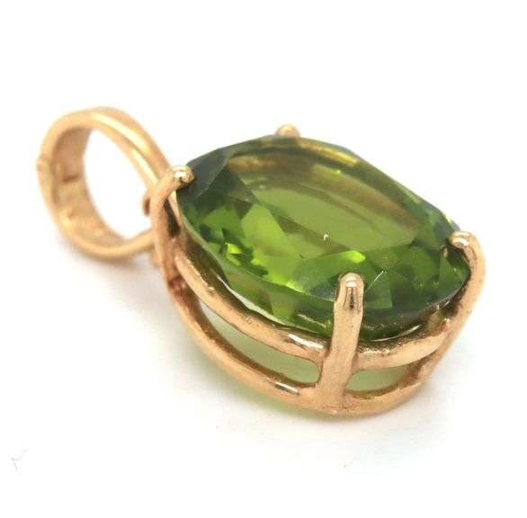 14kt Yellow gold oval peridot pendant