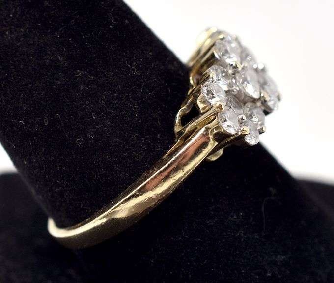 Dazzling Approx. 1.00CTW Diamond Ring in 14K Yellow Gold