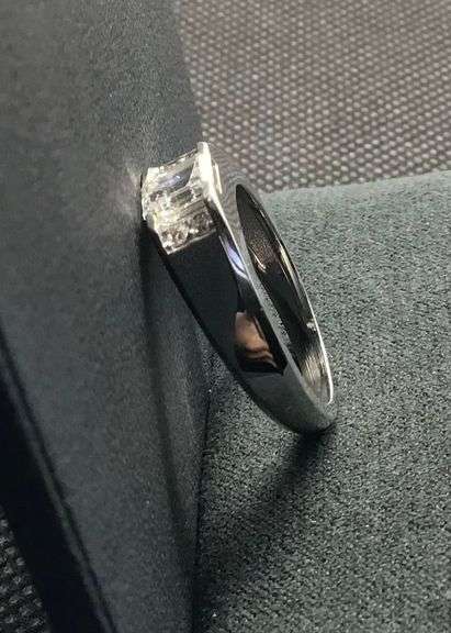 MEN’S 14K WHITE GOLD NATURAL DIAMOND RING