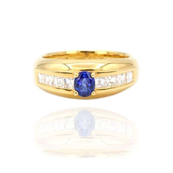 18k Yellow Gold Natural Blue Sapphire and Natural Diamond Ring