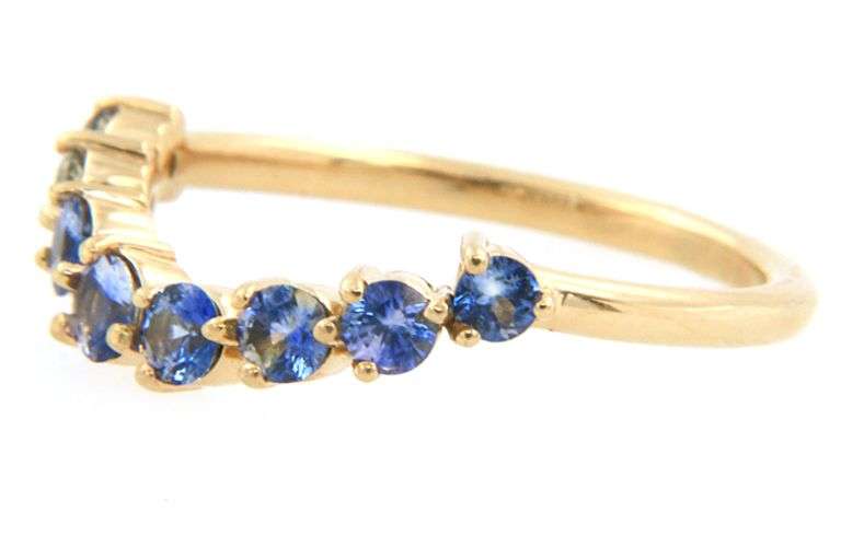 18kt Yellow gold Blue Sapphire Curved Graduated Band Ring