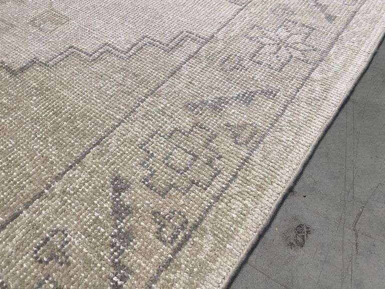 Vintage Inspired Design Rug 8x10