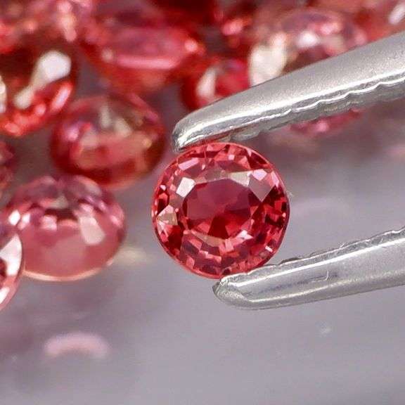 Untreated! Rare color! 4.48ct Imperial red Sapphire set!!!