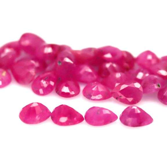 Simply gorgeous 12.40ct reddish pink Ruby set