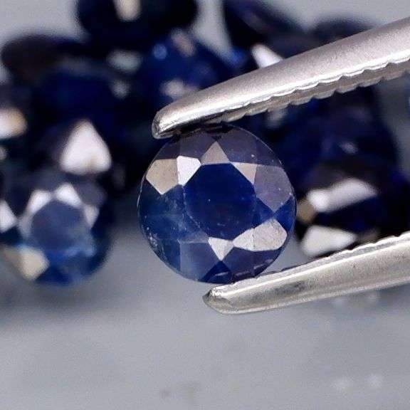 Collectors 4.08ct deep navy blue Australian Sapphire set!