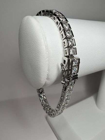 14 Kt White Gold Plated 15.5 Ctw Lab Simulated Diamond Tennis Bracelet