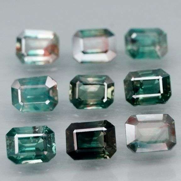 All natural! Sourced from Tanzania! 4.20ct Sapphire set!