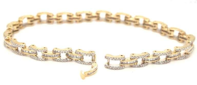 10kt Yellow gold baguette and round diamond link bracelet